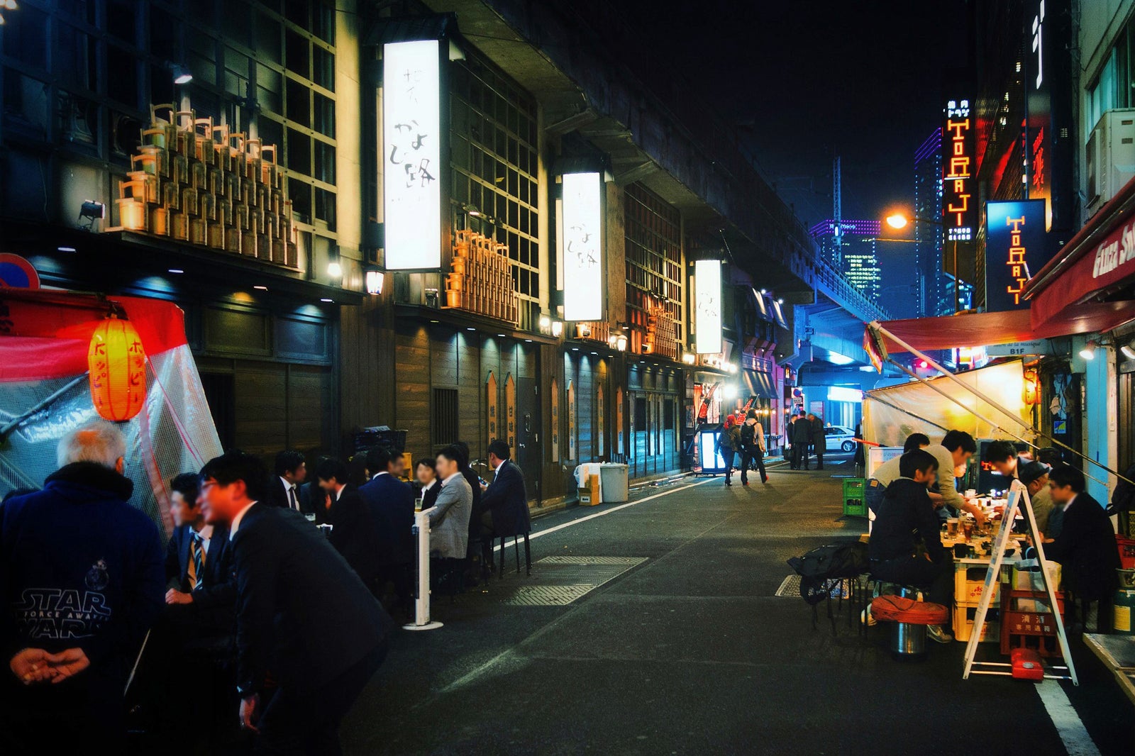 زیر آهنگ یوراکوچو - Under the tracks of Yurakucho