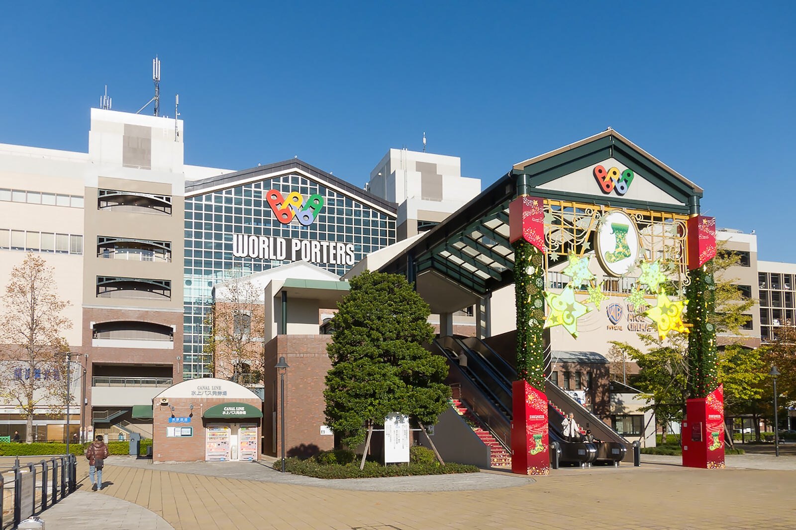 باغ بام جهانی پورترهای یوکوهاما - Yokohama World Porters Roof Garden