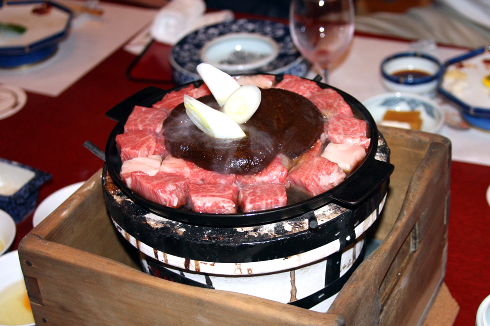 Gyunabe (هات پات گوشت گاو) - Gyunabe (Beef hotpot)