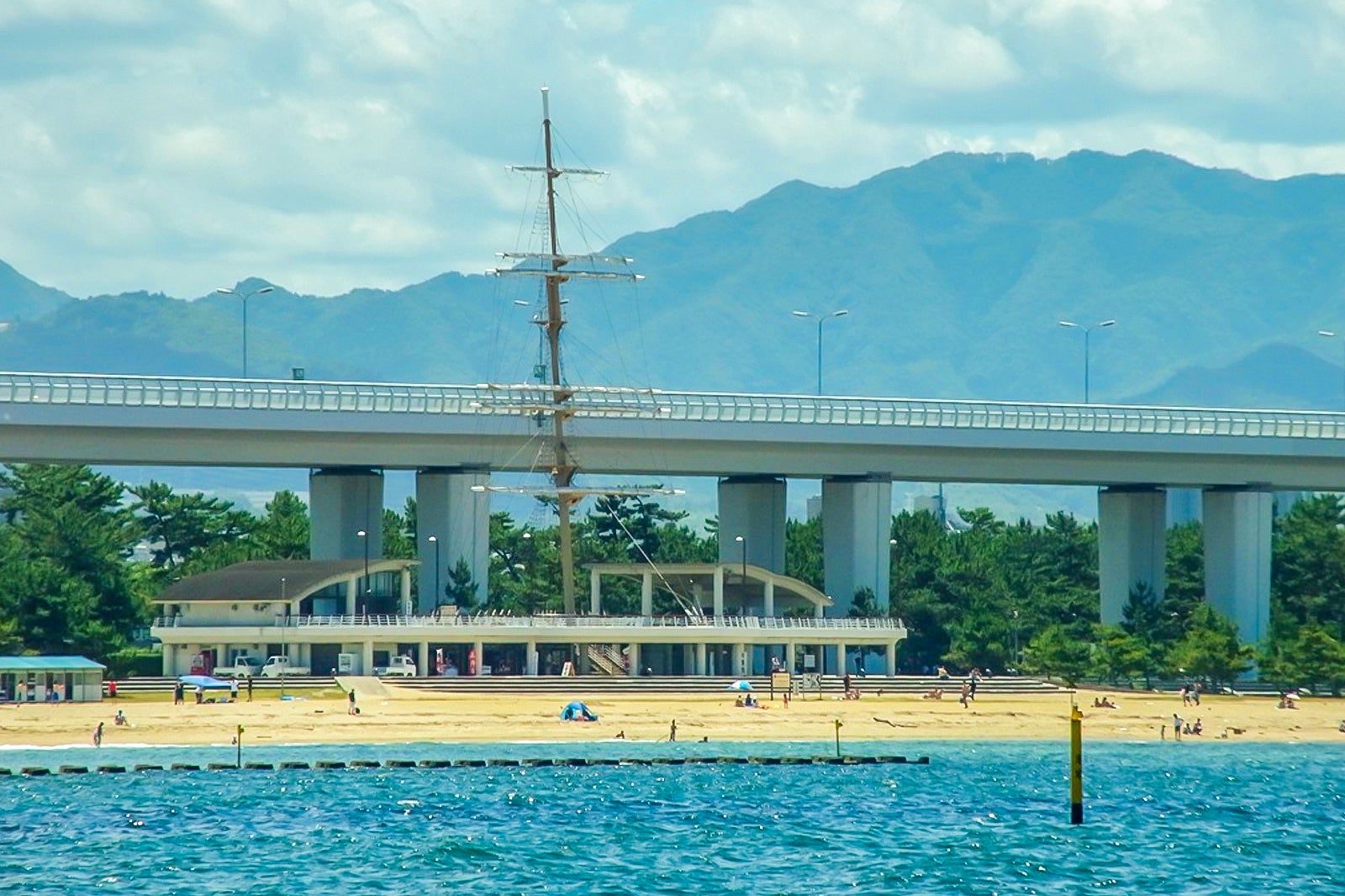 پارک نیشیکینوهاما (اوزاکا) - Nishikinohama Park (Osaka)