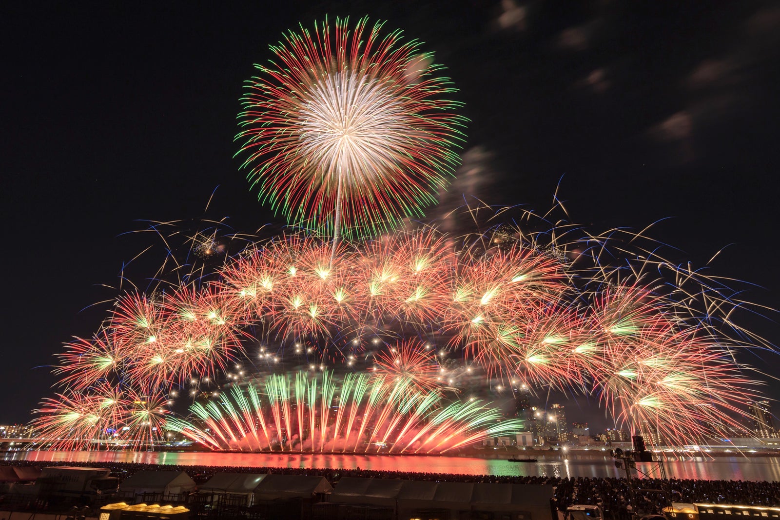 جشنواره آتش بازی نانیوا یودوگاوا - Naniwa Yodogawa Fireworks Festival