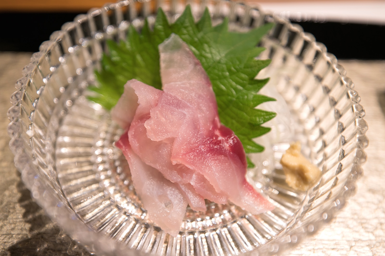 خوردن فوگو (باد ماهی) - Eat fugu (blowfish)