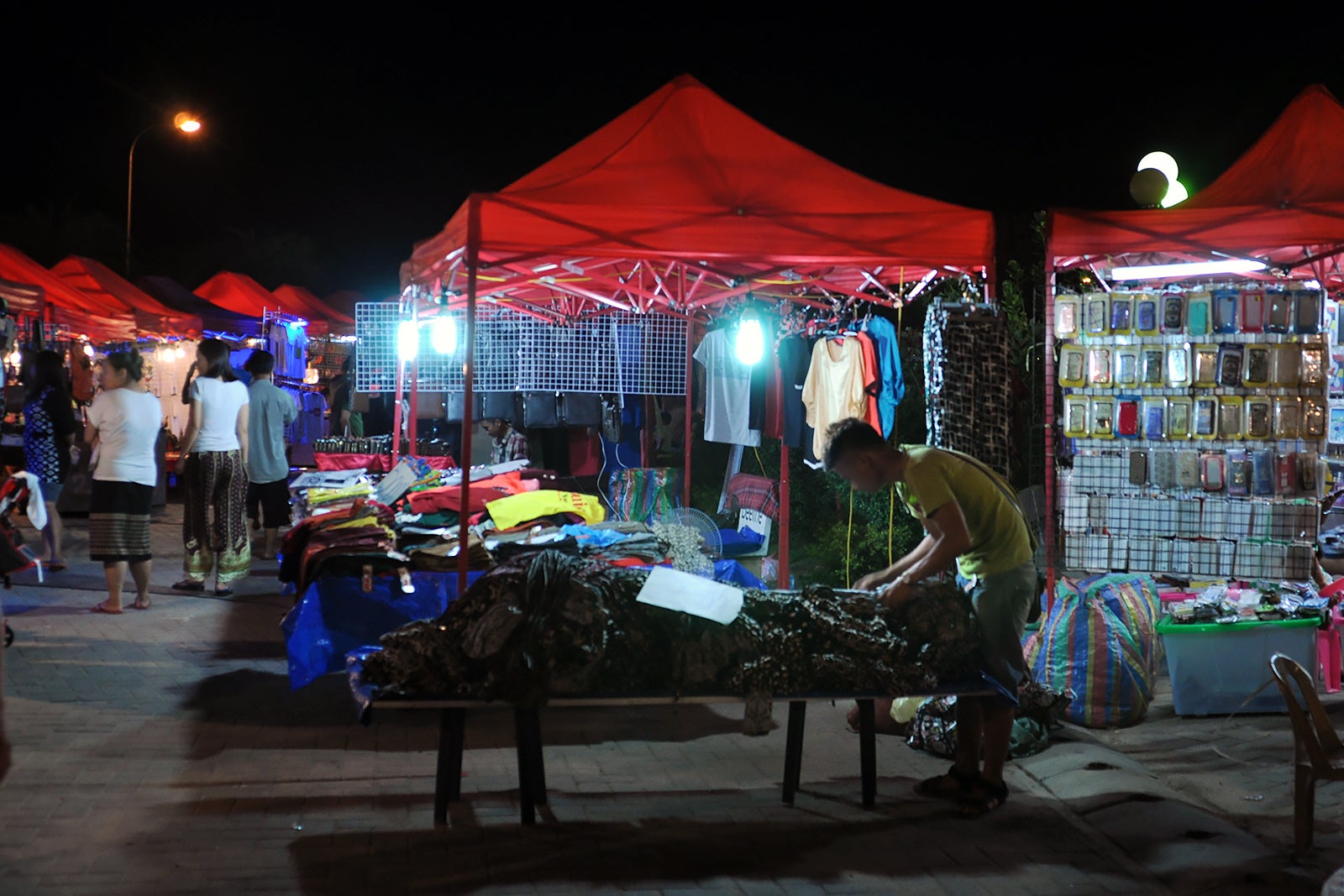 بازار شبانه وینتیان - Vientiane Night Market