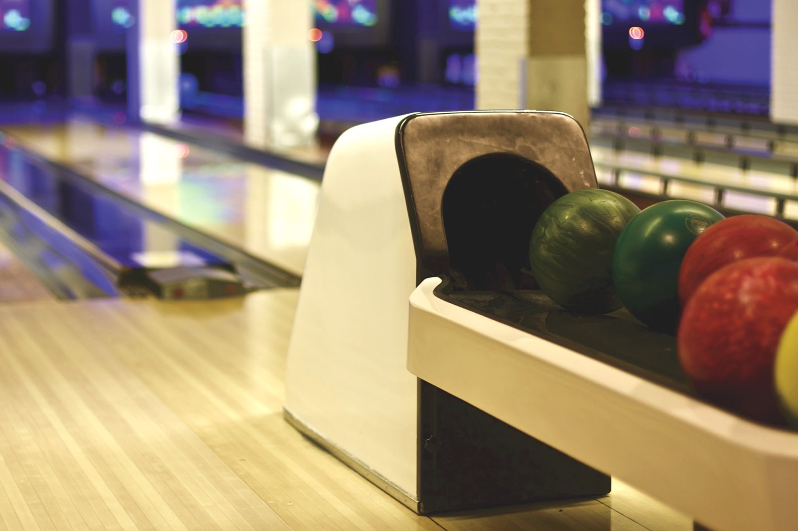 مرکز بولینگ لائوس - Lao Bowling Center