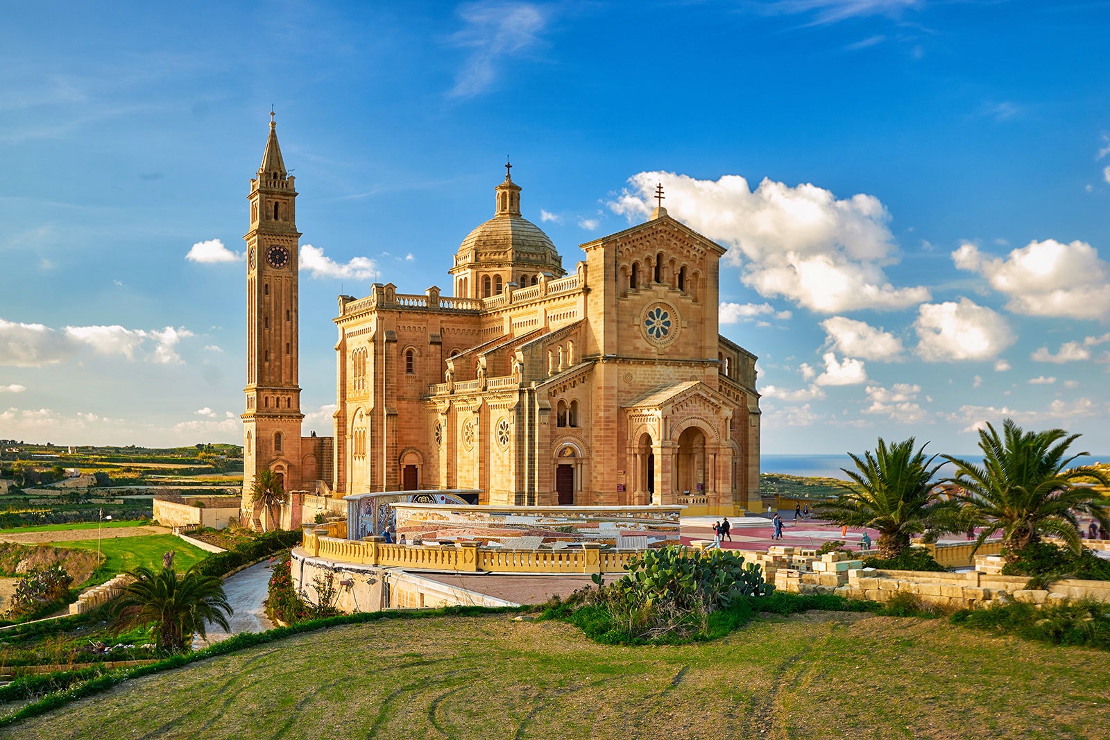 باکره مقدس کلیسای Ta' Pinu - Blessed Virgin of Ta' Pinu Basilica