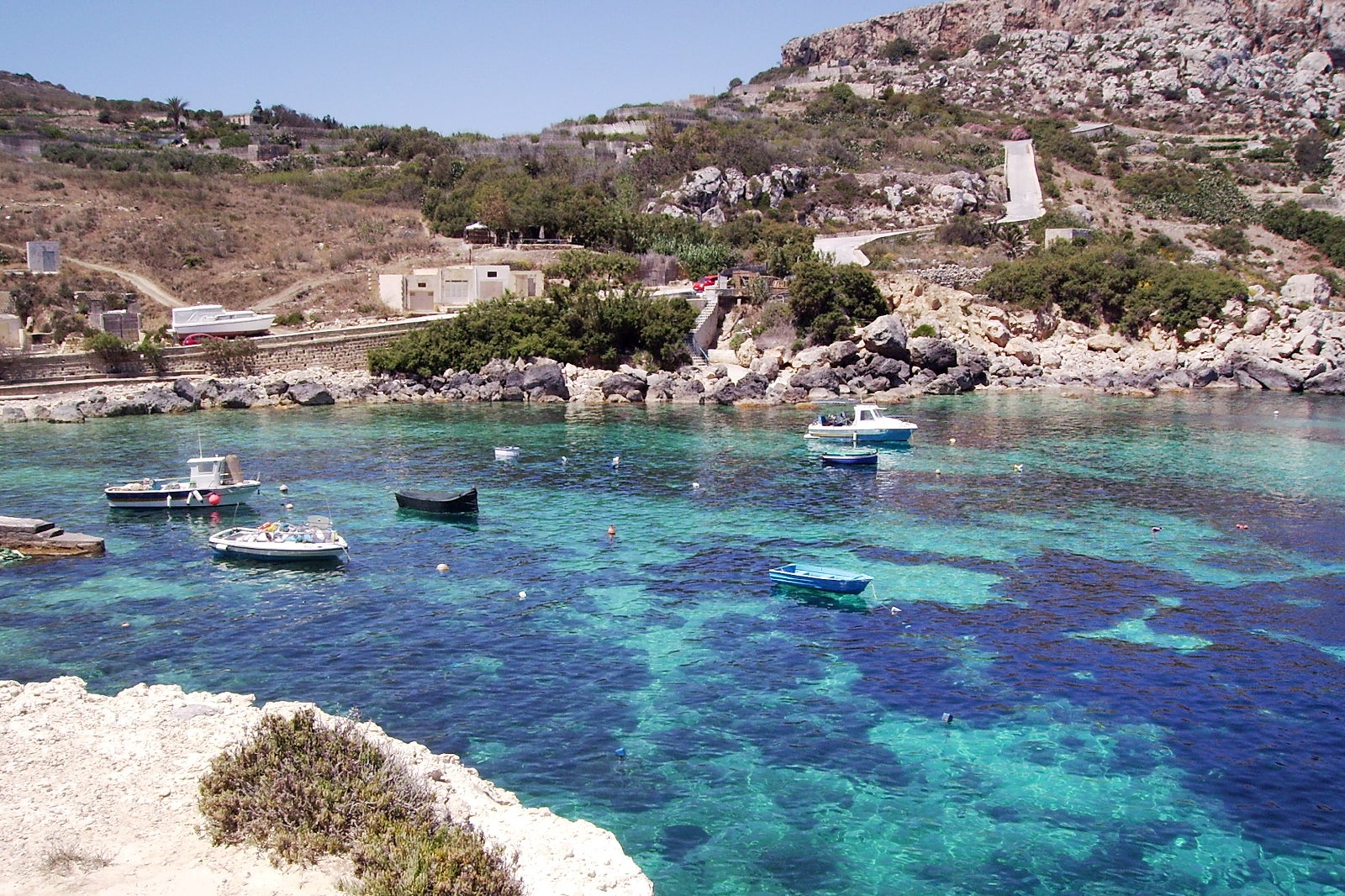 وارد ساحل قروت شد - Daħlet Qorrot Beach