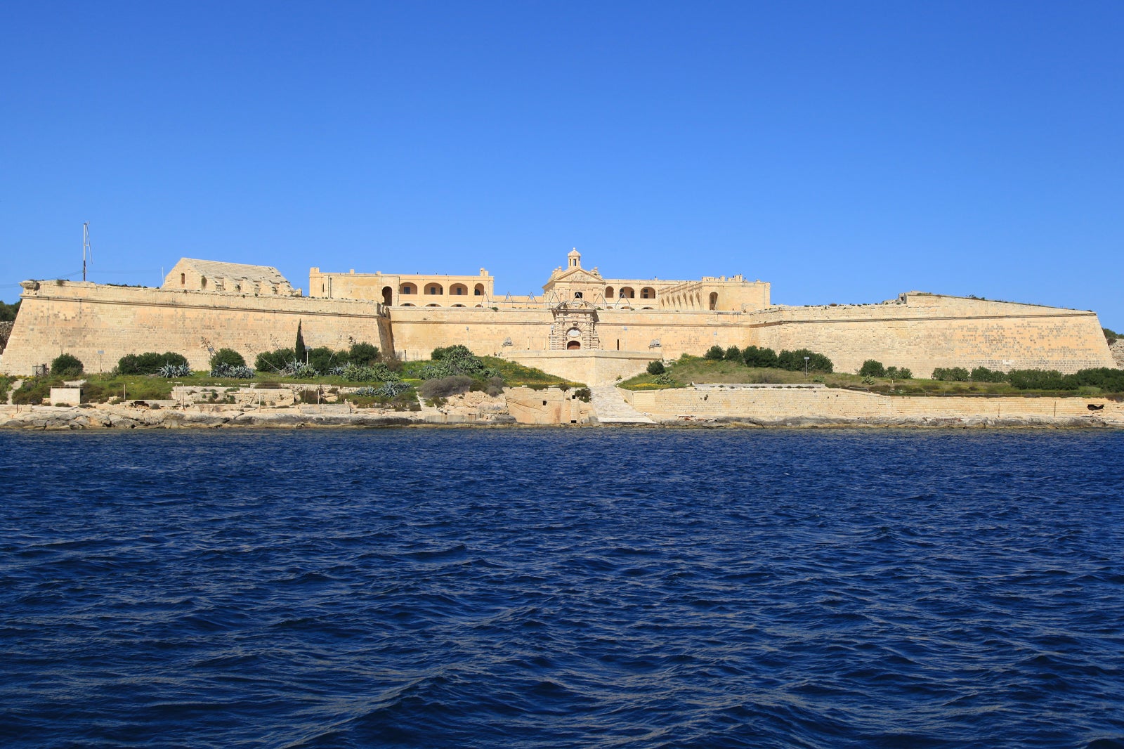 قلعه مانوئل - Fort Manoel