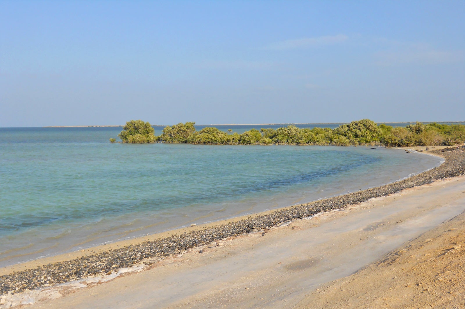 ساحل الثخیرا - Al Thakhira Beach