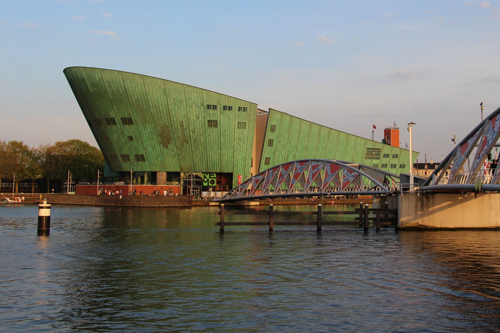 موزه علوم NEMO - NEMO Science Museum