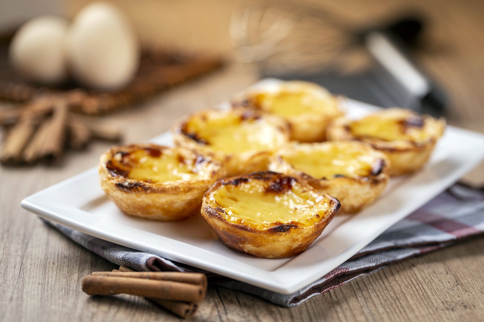 پاستل د ناتا (تارت کاسترد) - Pastel de nata (custard tart)