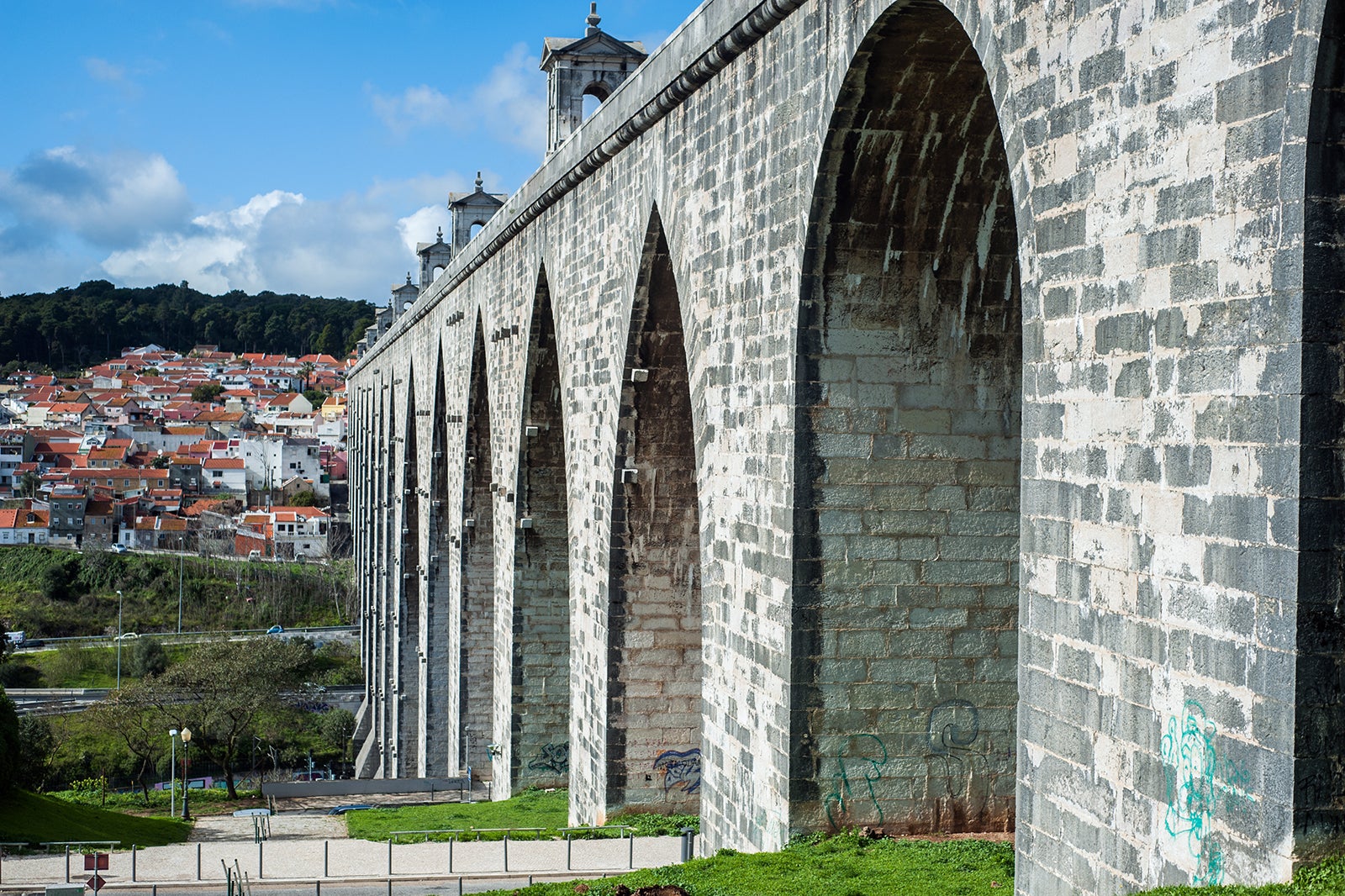 قنات Águas Livres - Águas Livres Aqueduct