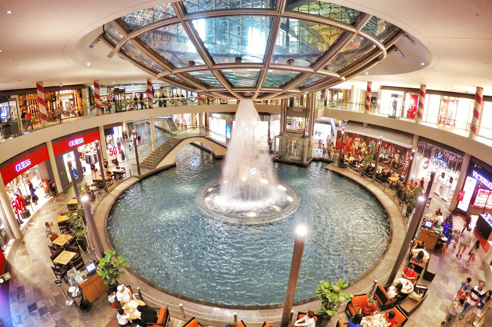 فروشگاه ها در مارینا بی سندز - The Shoppes at Marina Bay Sands