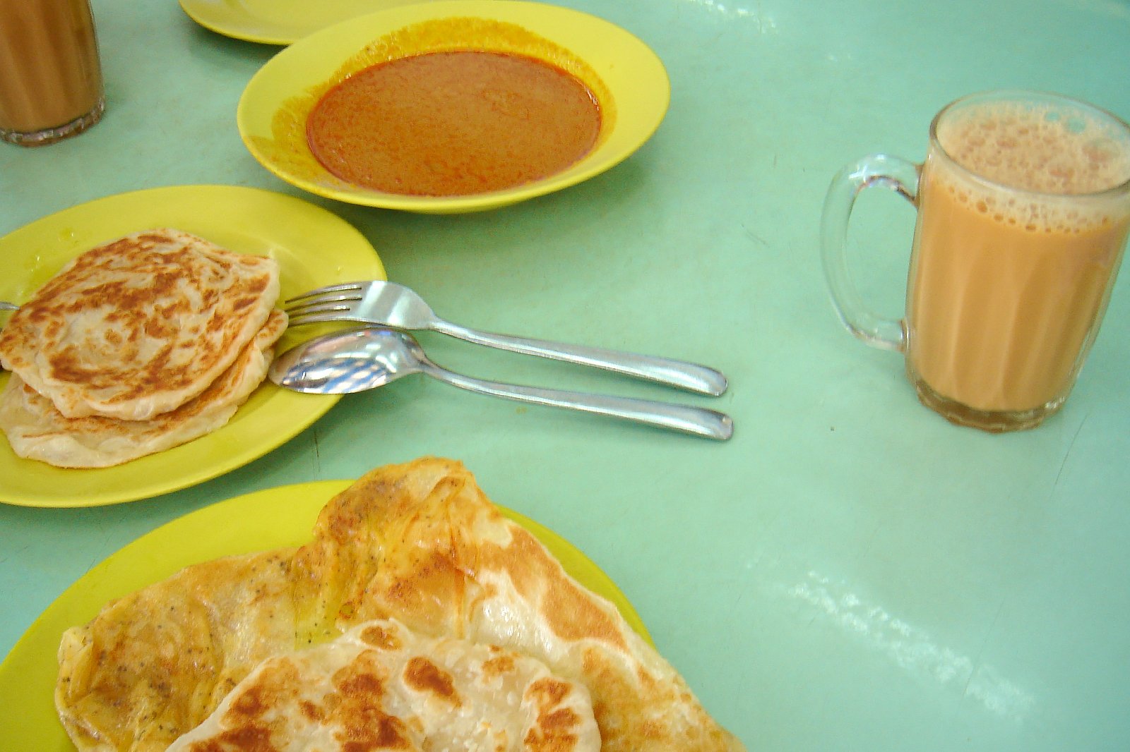 روتی پراتا و ته تاریک - Roti prata and teh tarik