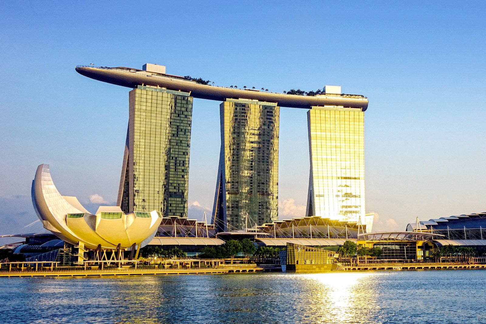 فروشگاه ها در مارینا بی سندز - The Shoppes at Marina Bay Sands