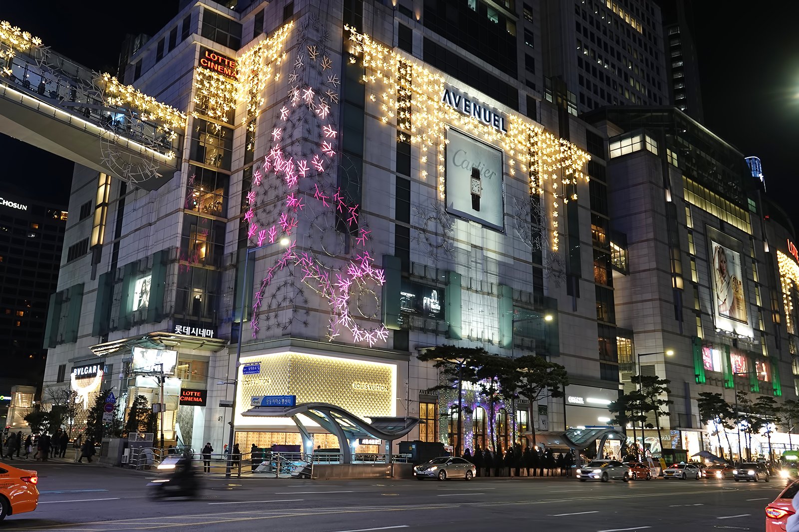 فروشگاه بزرگ Lotte Myeongdong - Lotte Department Store Myeongdong