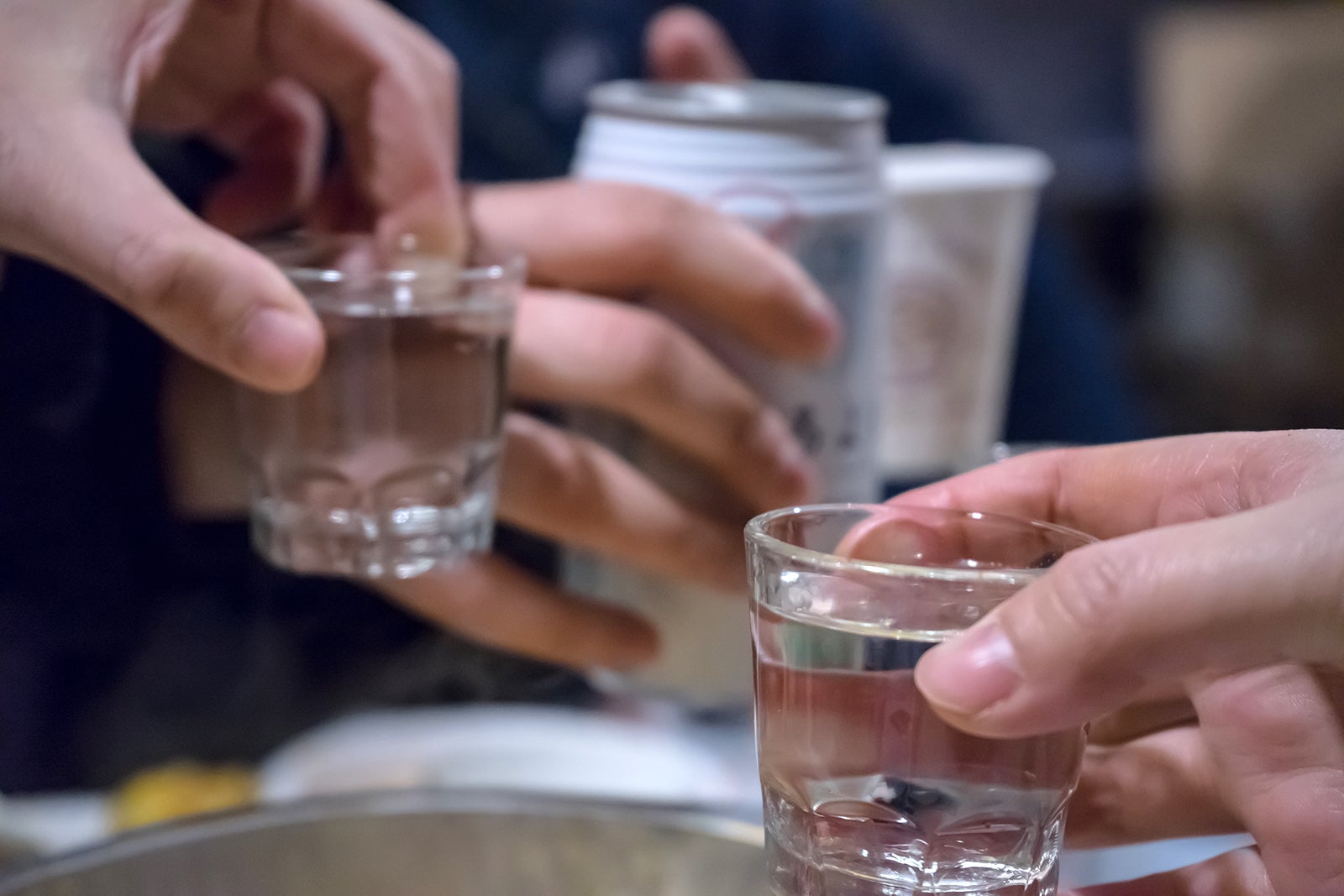 امتناع از شلیک سوجو با یک بزرگتر - Refusing a soju shot with an elder