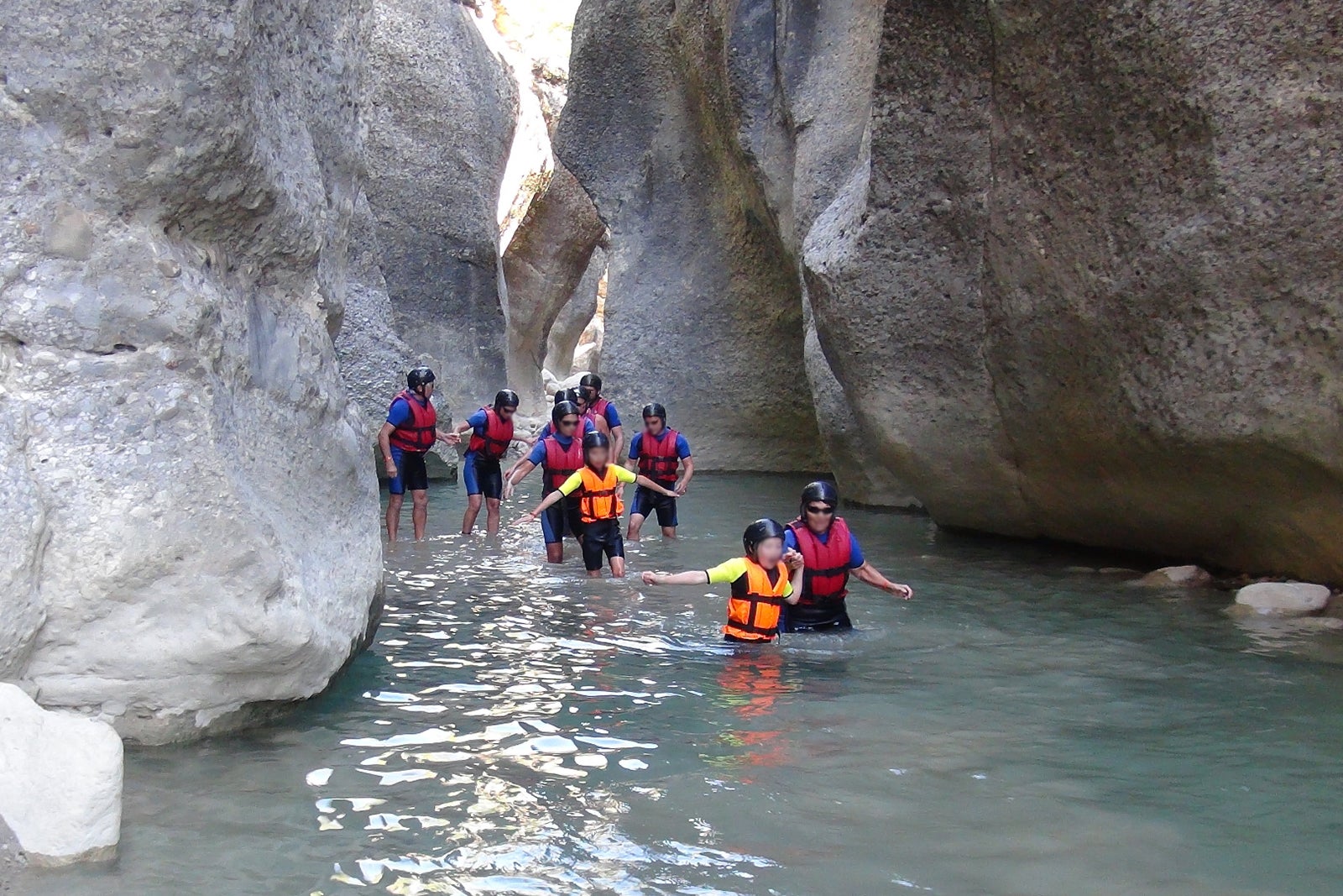 برو ساحل سواری - Go coasteering