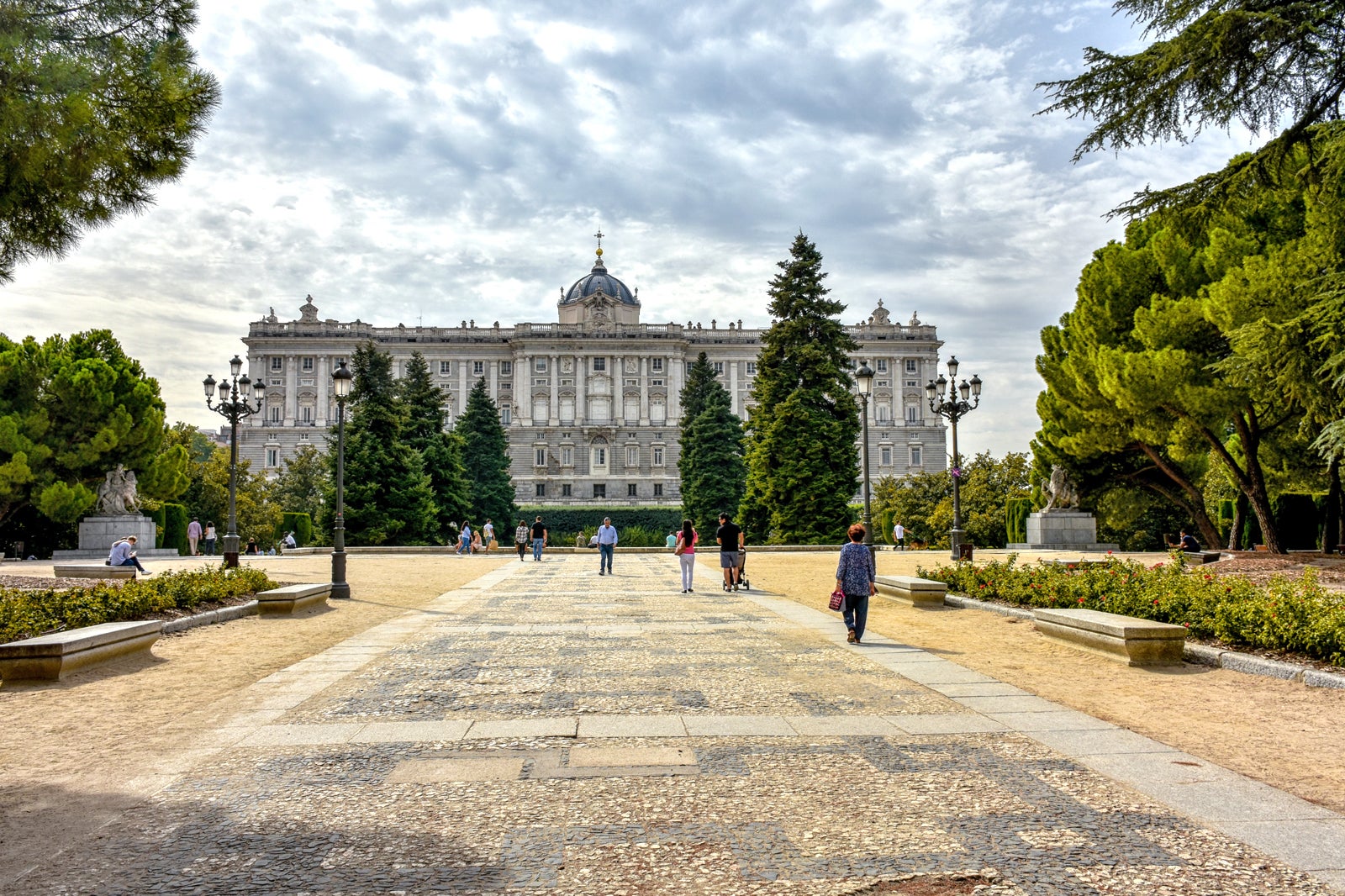 باغ ساباتینی (Jardines de Sabatini) - Sabatini Garden (Jardines de Sabatini)