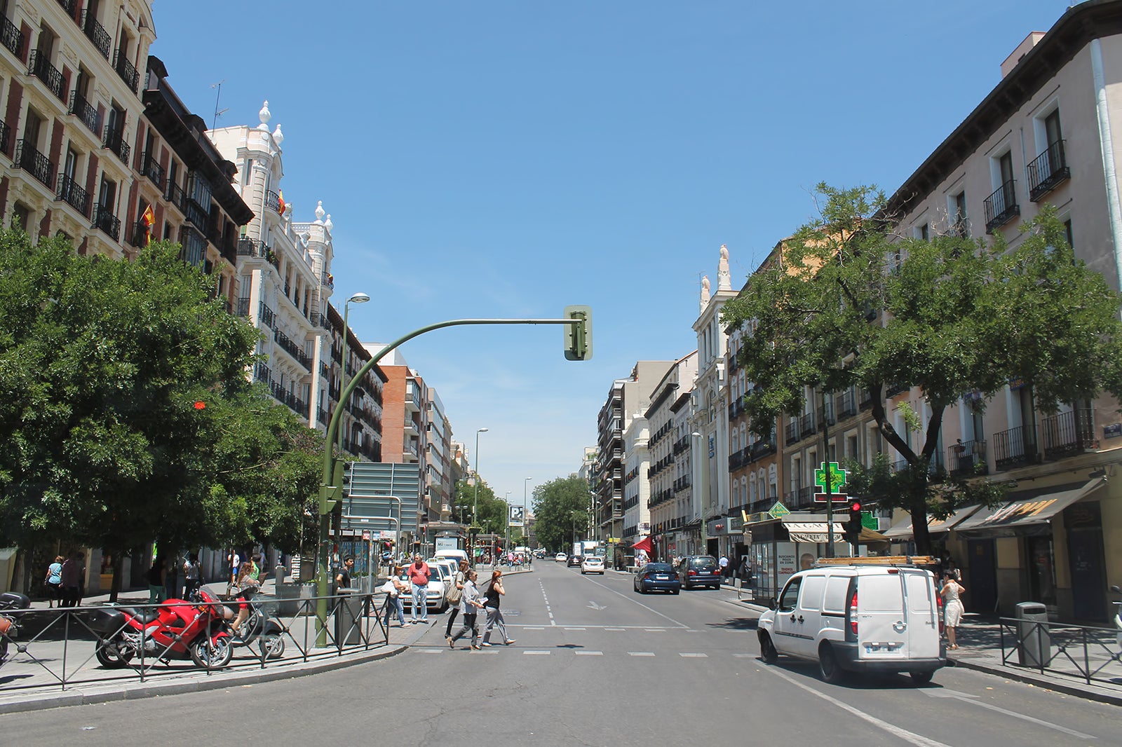 خیابان فوئنکارال - Calle de Fuencarral