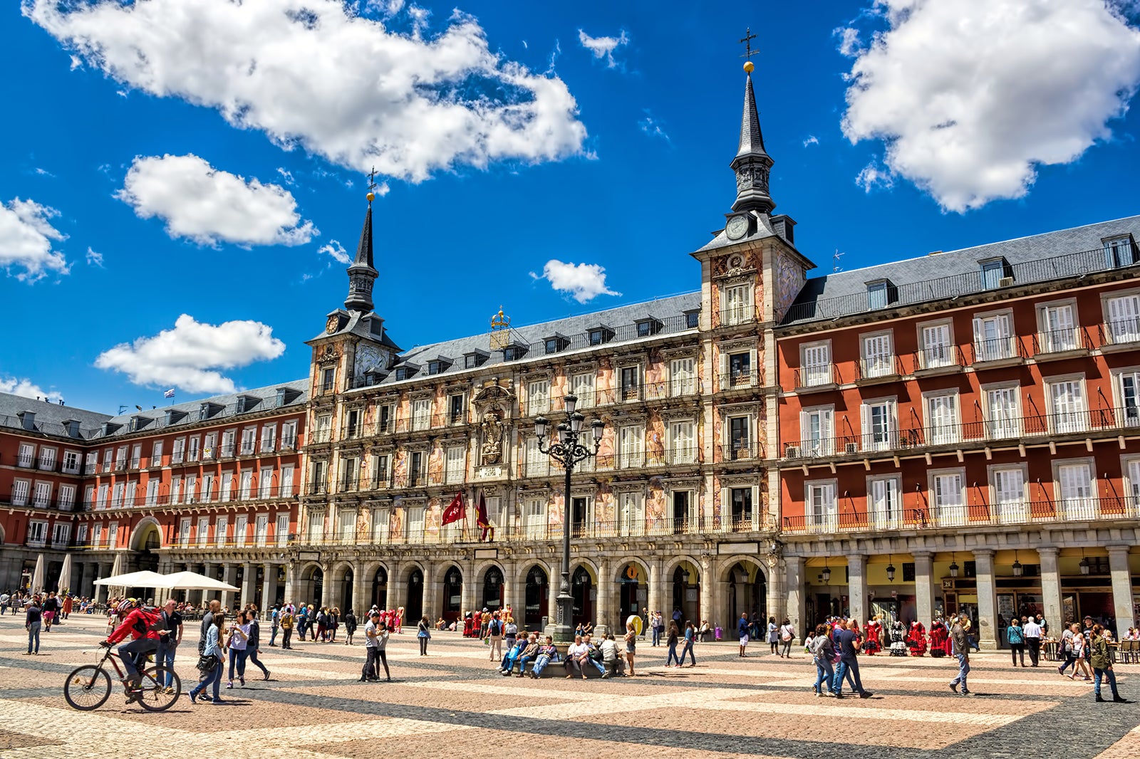 پلازا مایور - Plaza Mayor