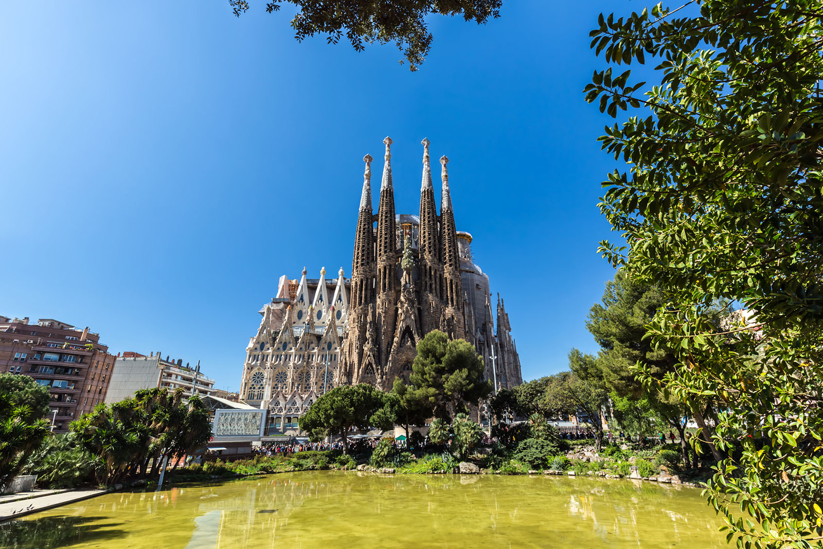 بازیلیکا ساگرادا فامیلیا - Basilica Sagrada Familia