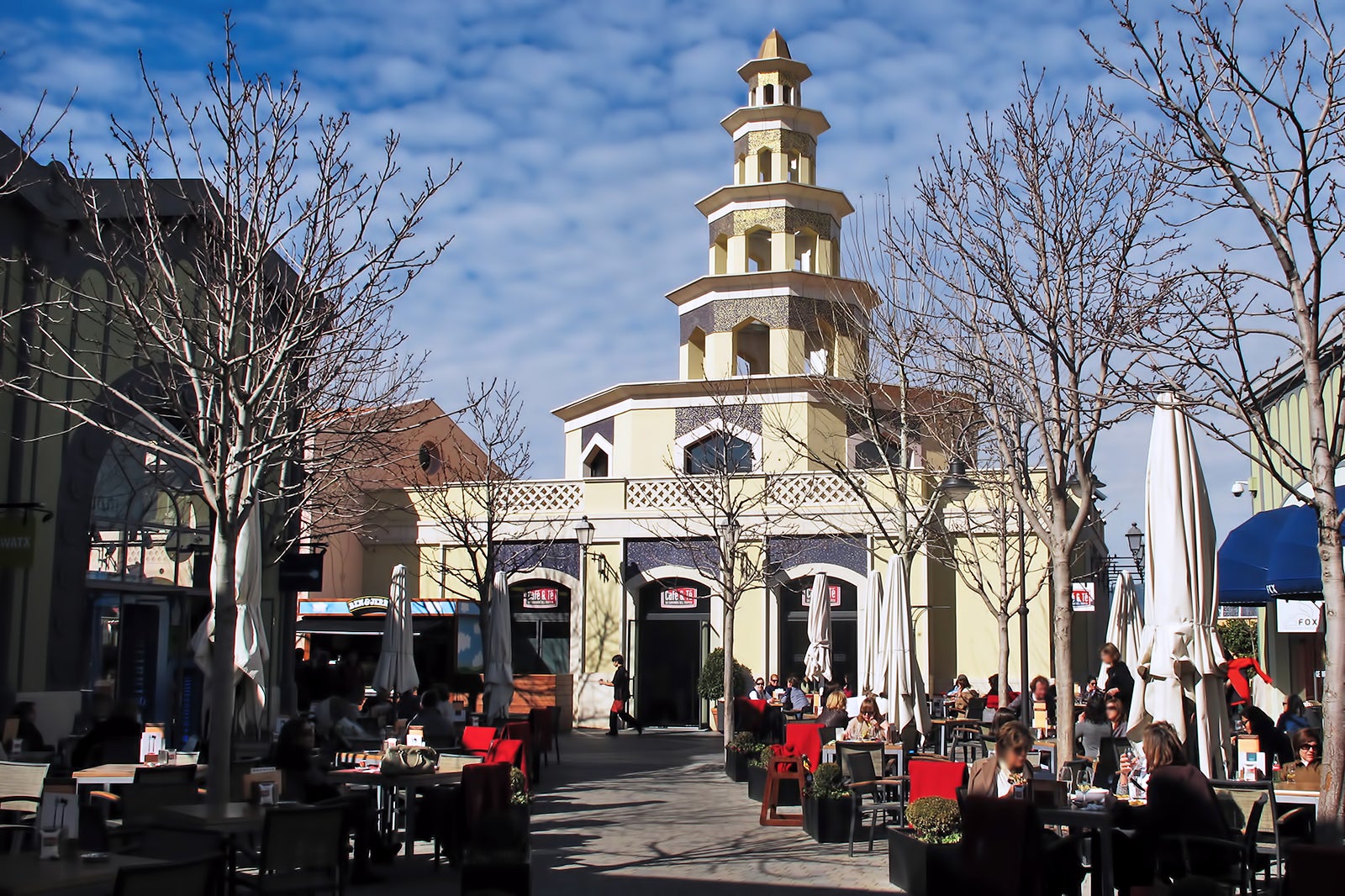 دهکده لاس روزاس - Las Rozas Village