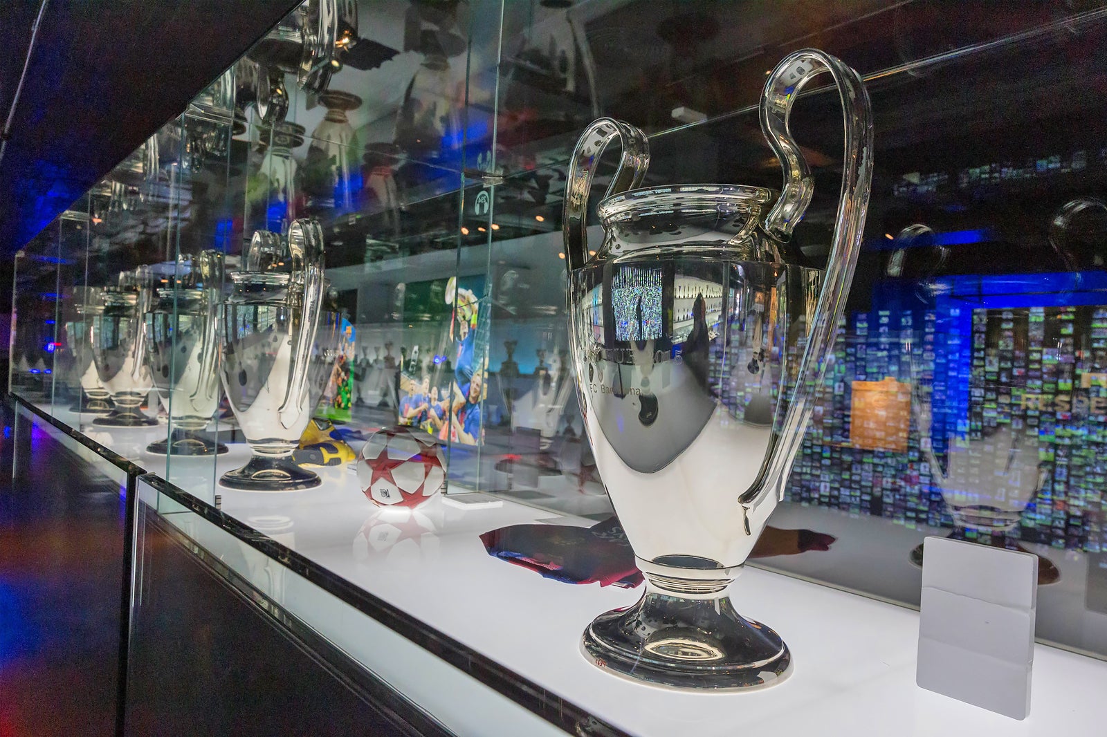 موزه اف سی بارسلونا - FC Barcelona Museum