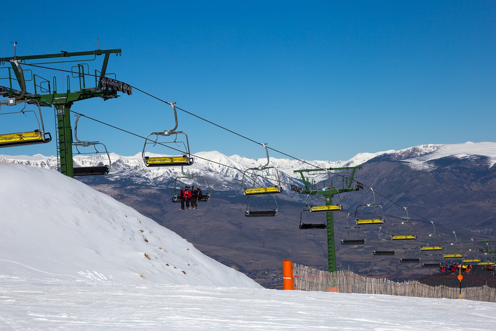 اسکی در لا مولینا - Skiing at La Molina