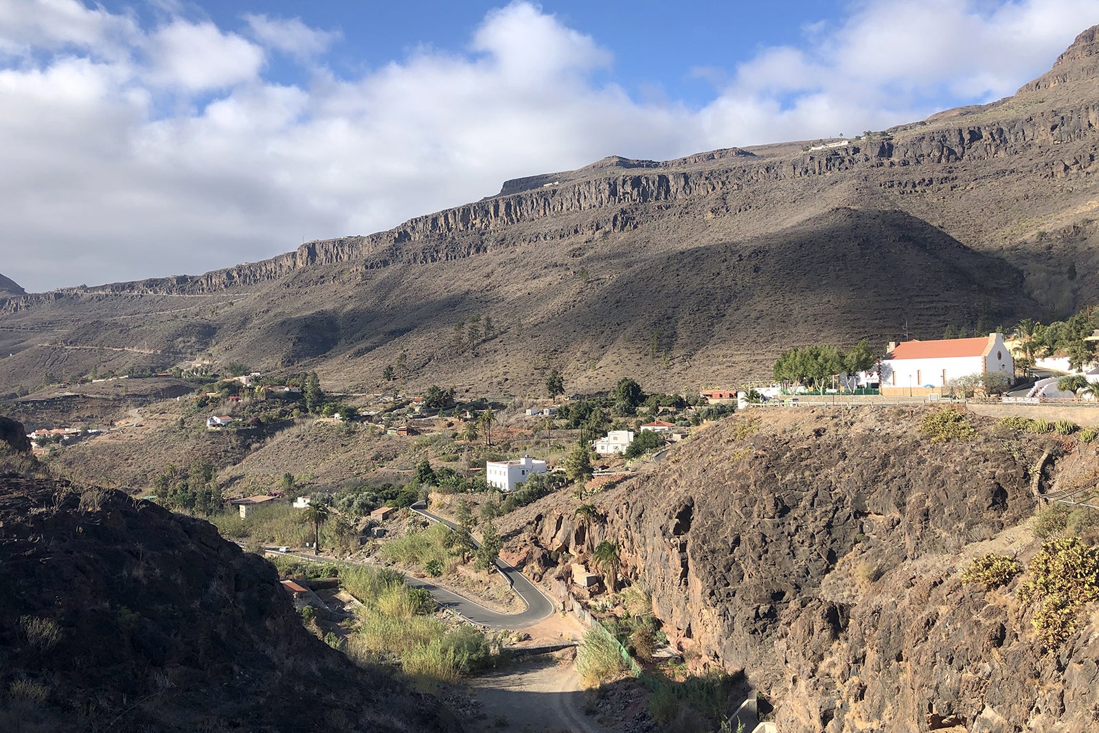 به سمت مخزن Ayagaures قدم بزنید - Take a walk to the Ayagaures reservoir