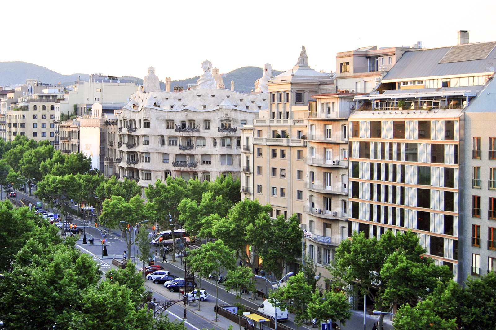 پاسئو دو گراسیا - Paseo de Gracia