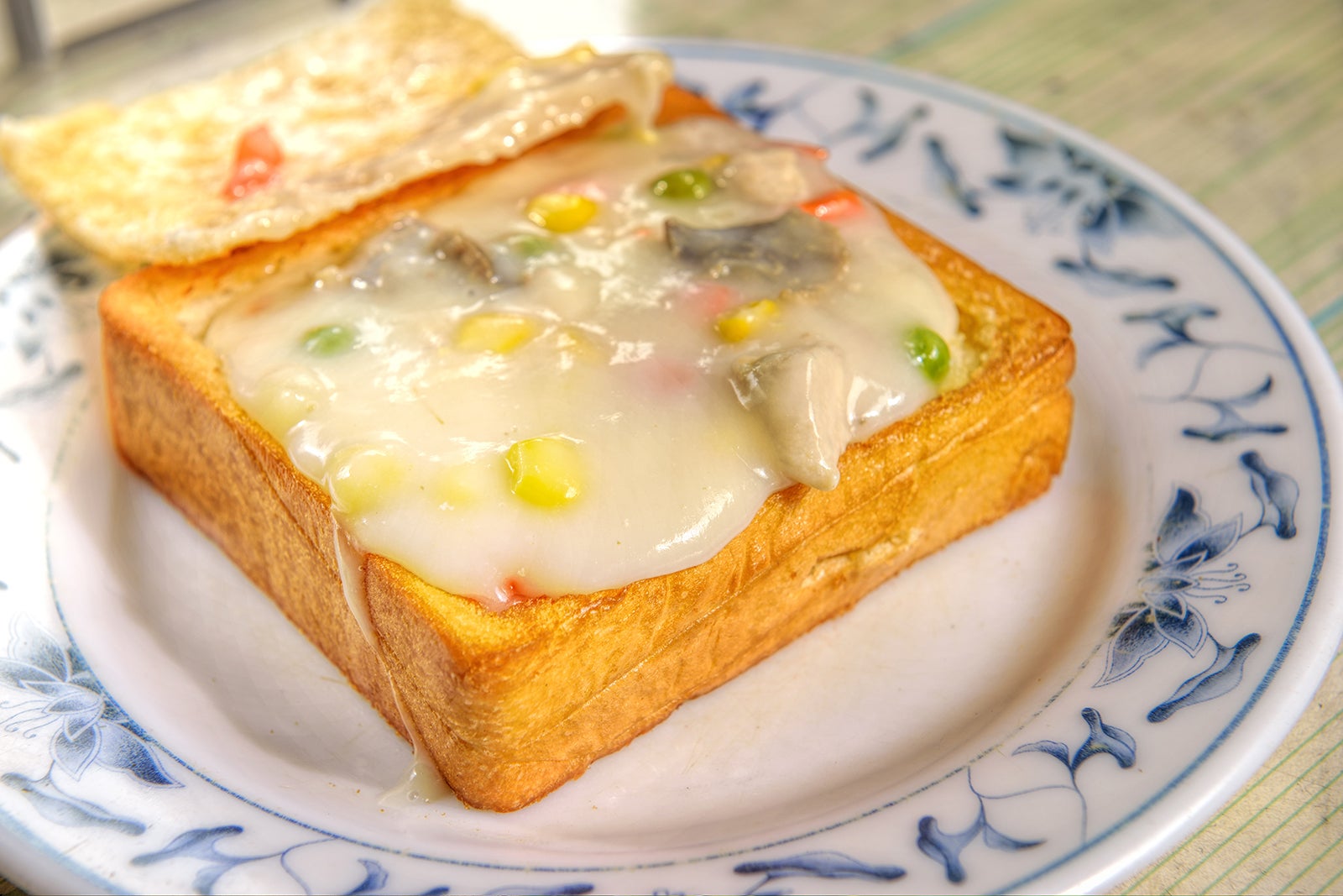 نان تابوت (guan cai ban) - Coffin bread (guan cai ban)