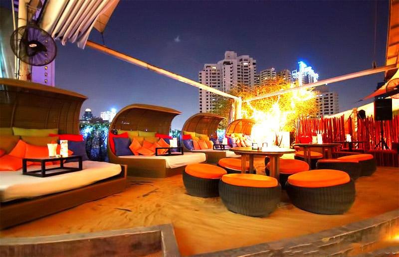 سالن نست پشت بام - Nest Rooftop Lounge