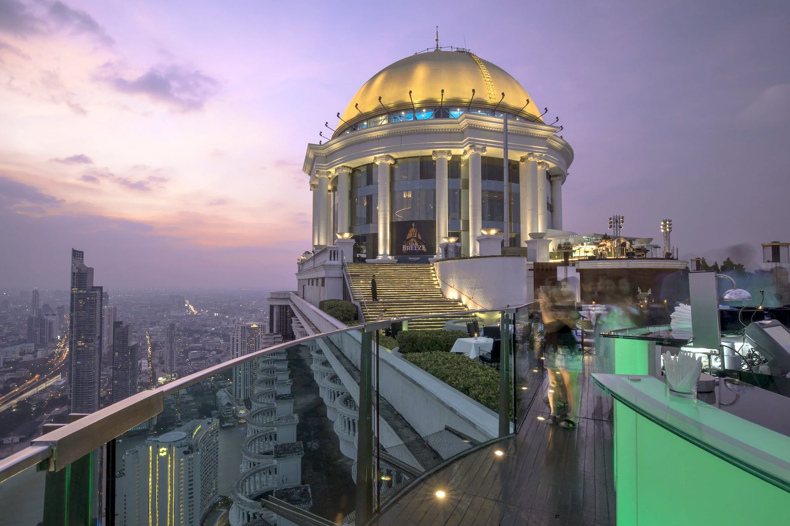 گنبد را در بالای لیبوا اجاره دهید - Rent out the Dome at the top of Lebua