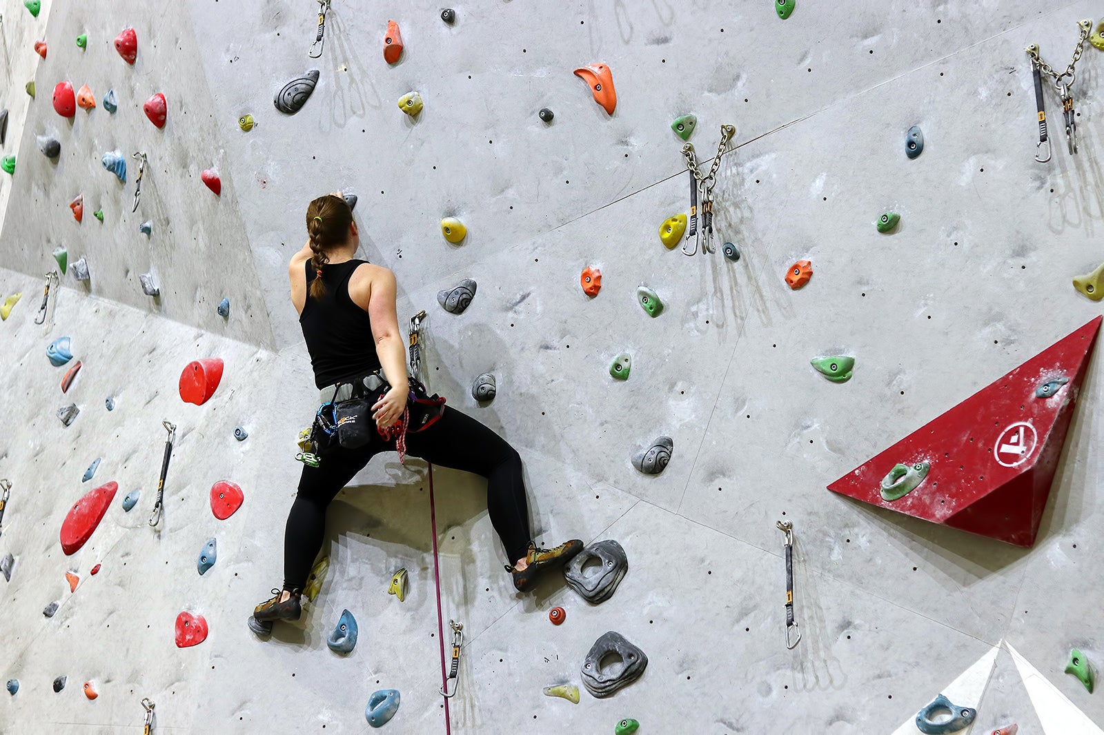 صخره نوردی در زمین بازی شهری - Rock climbing at Urban Playground