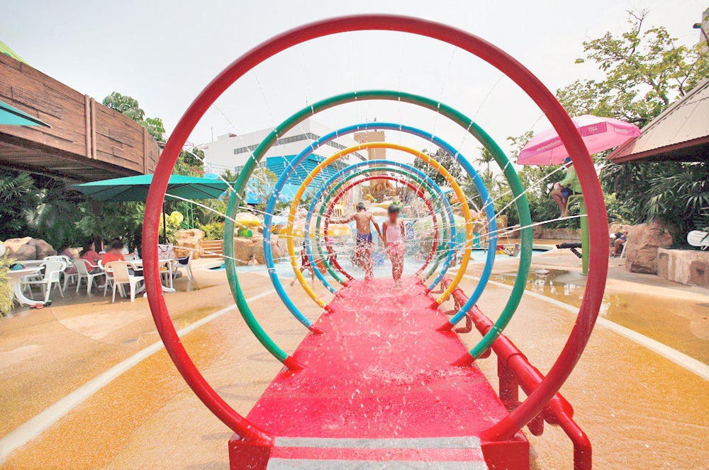 پارک آبی Fantasia Lagoon در مرکز خرید - Fantasia Lagoon Waterpark at The Mall