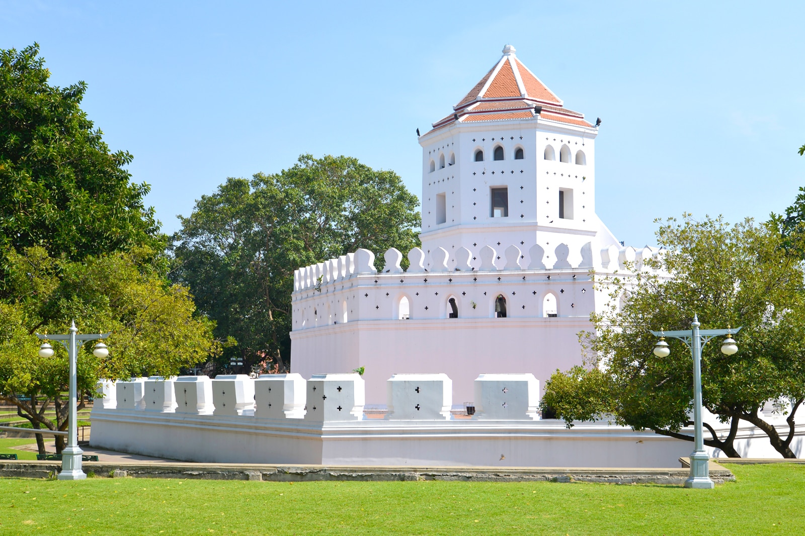 دژ فرا سومن - Phra Sumen Fort