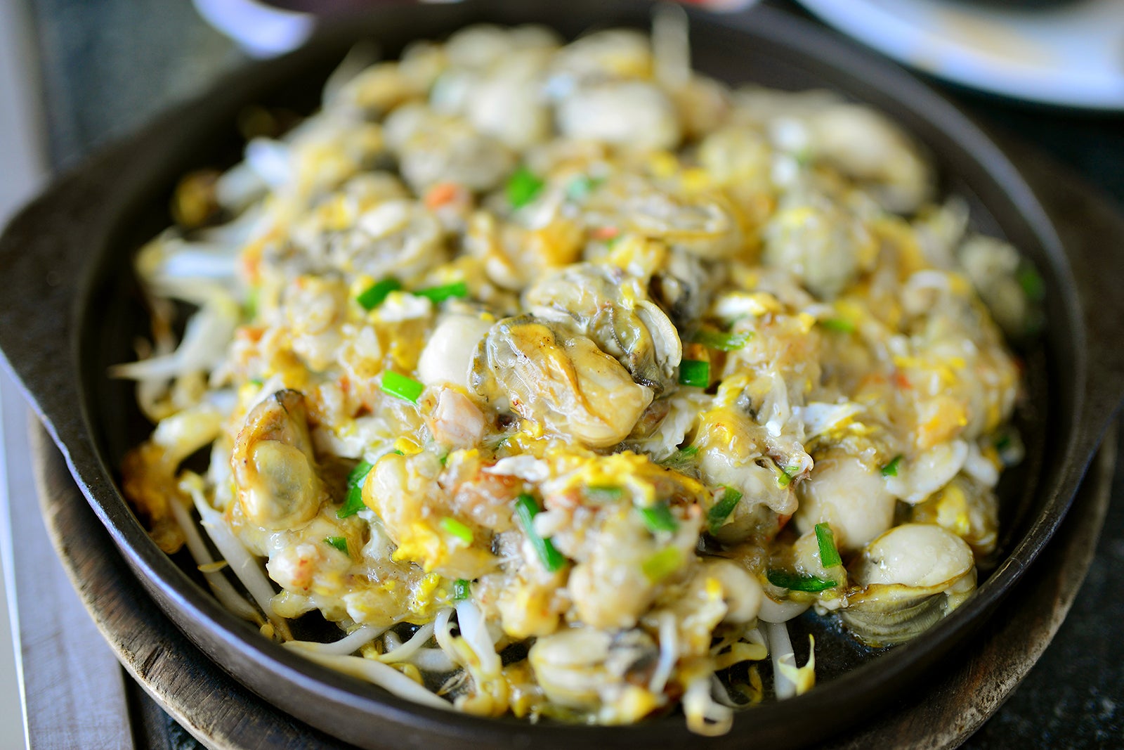 Au suan (پنکیک صدف سرخ شده) - Au suan (deep-fried oyster pancake)