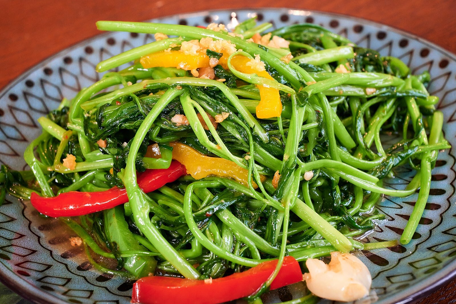 پاک بونگ فای دانگ (شکوه صبحگاهی سرخ شده) - Pak boong fai daeng (stir-fried morning glory)