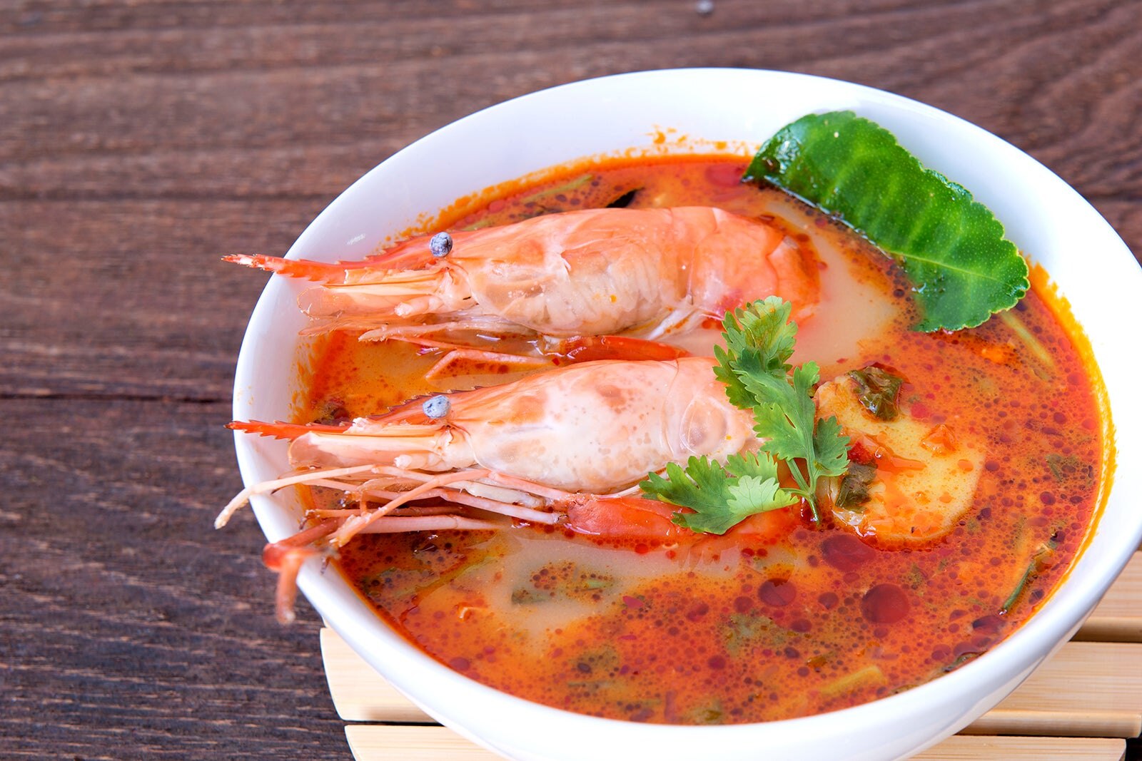 تام یام گونگ (سوپ میگو تند) - Tom yam goong (spicy shrimp soup)