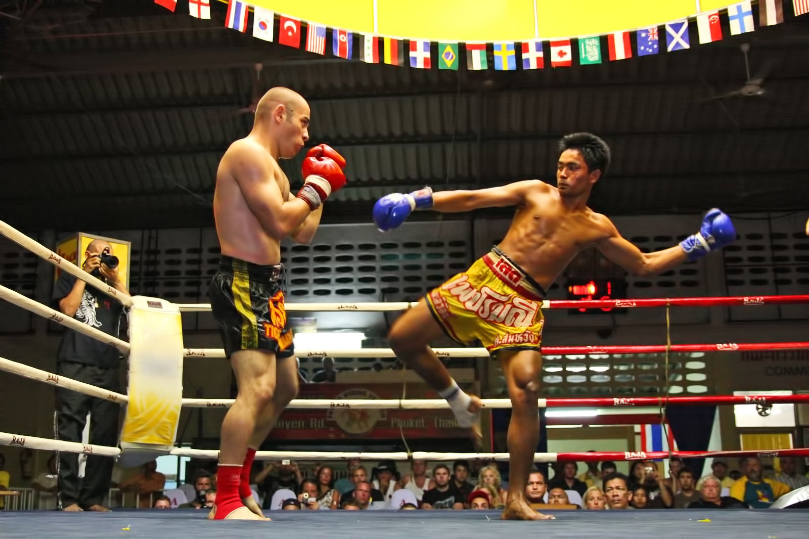 استادیوم بوکس پاتونگ - Patong Boxing Stadium