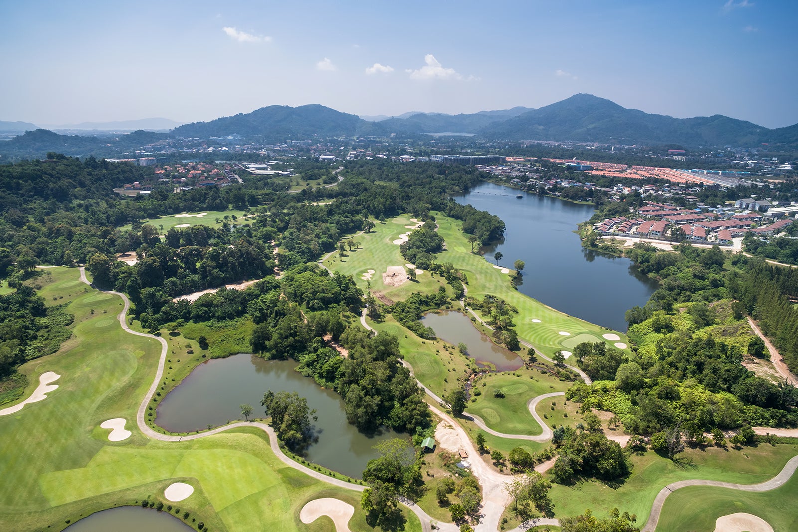 زمین های گلف پوکت - Phuket golf courses