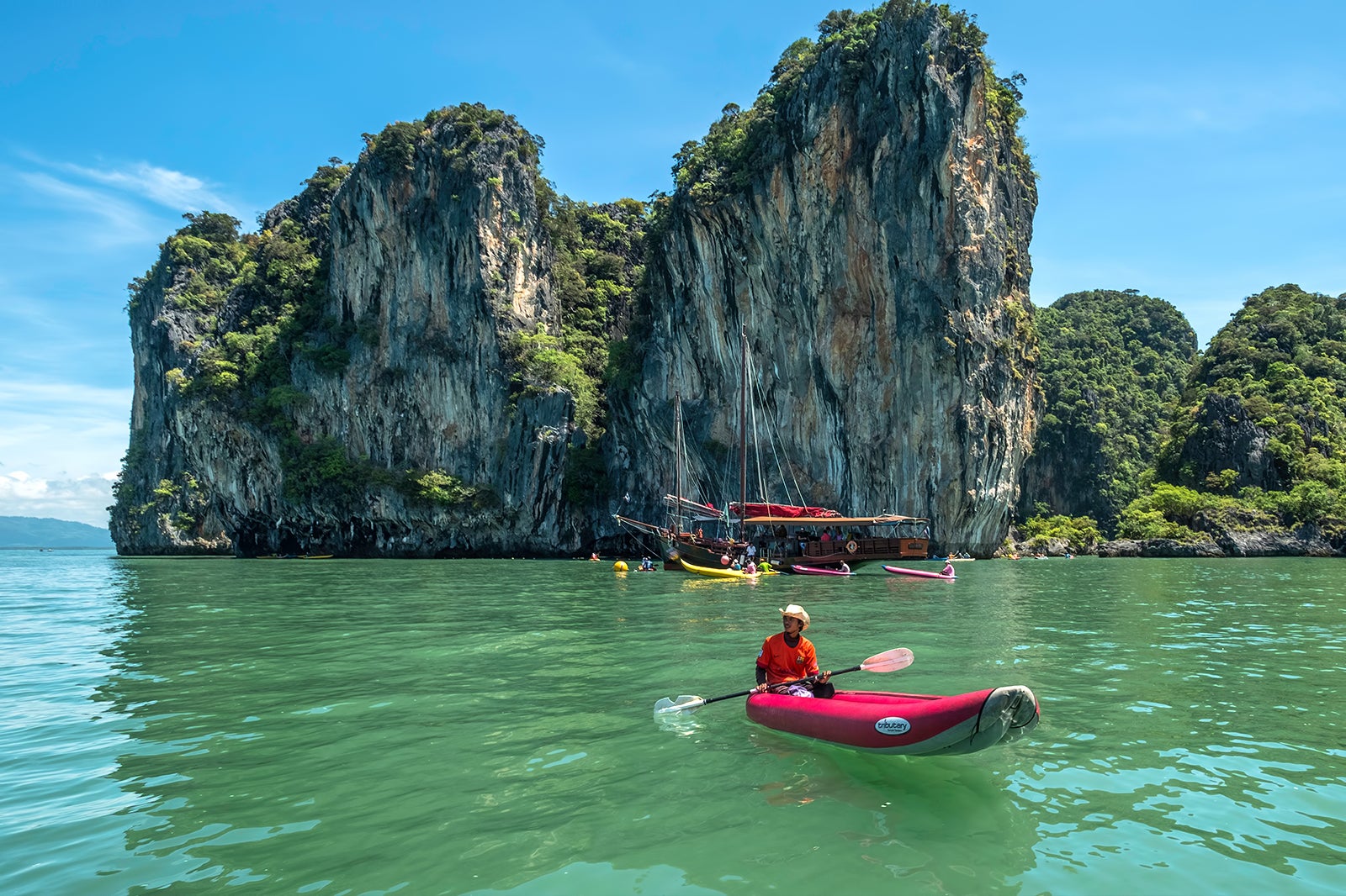 کایاک سواری دریایی در خلیج فانگ نگا - Sea kayaking in Phang Nga Bay