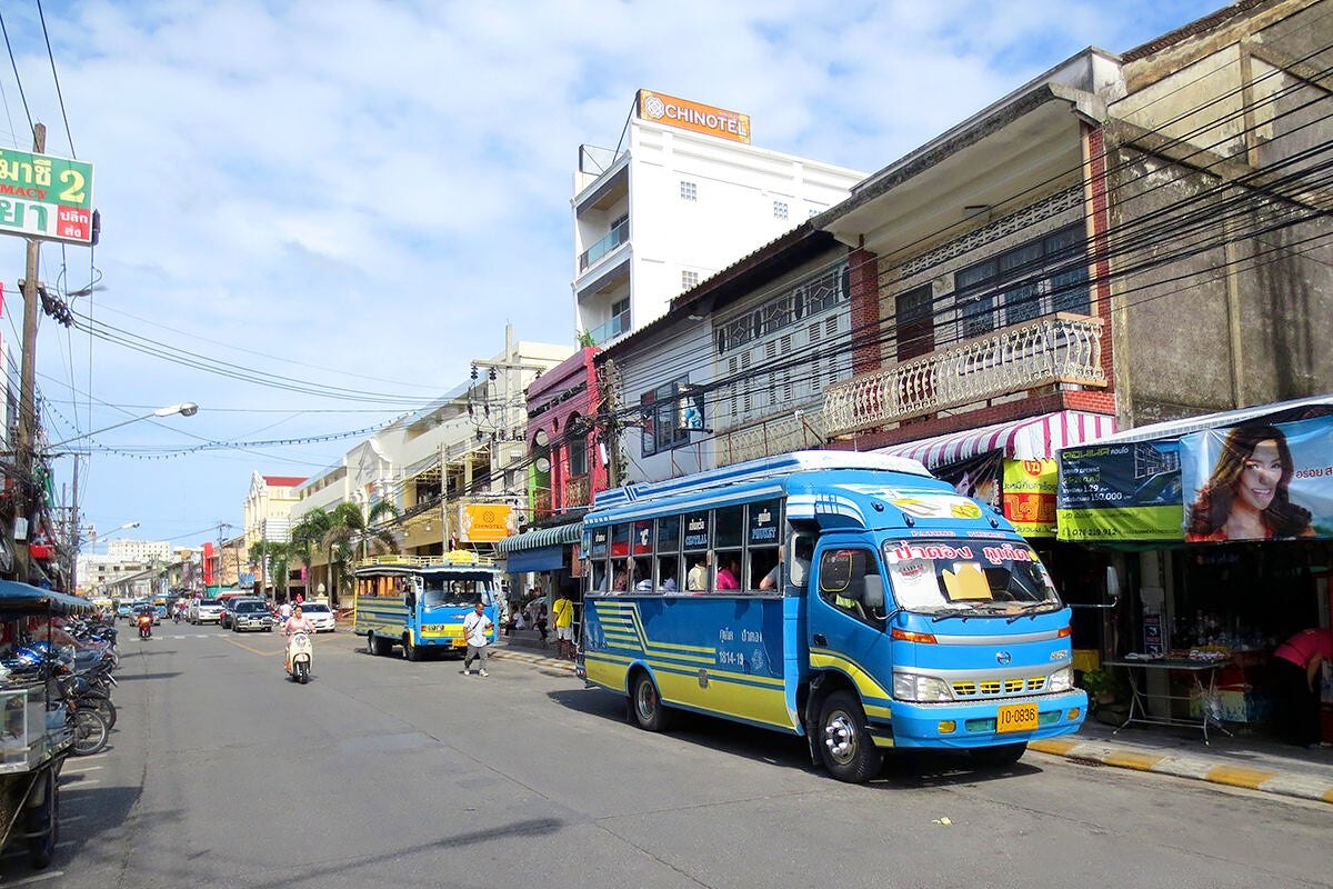 جاده رانونگ و بازار مرکز شهر - Ranong Road and Downtown Market