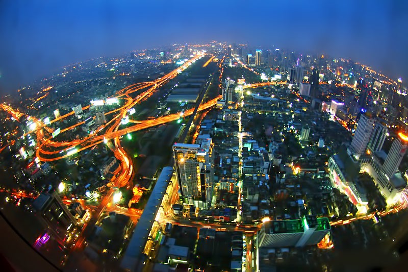 بار روی پشت بام در هتل بایوکه اسکای - The Rooftop Bar at Baiyoke Sky Hotel