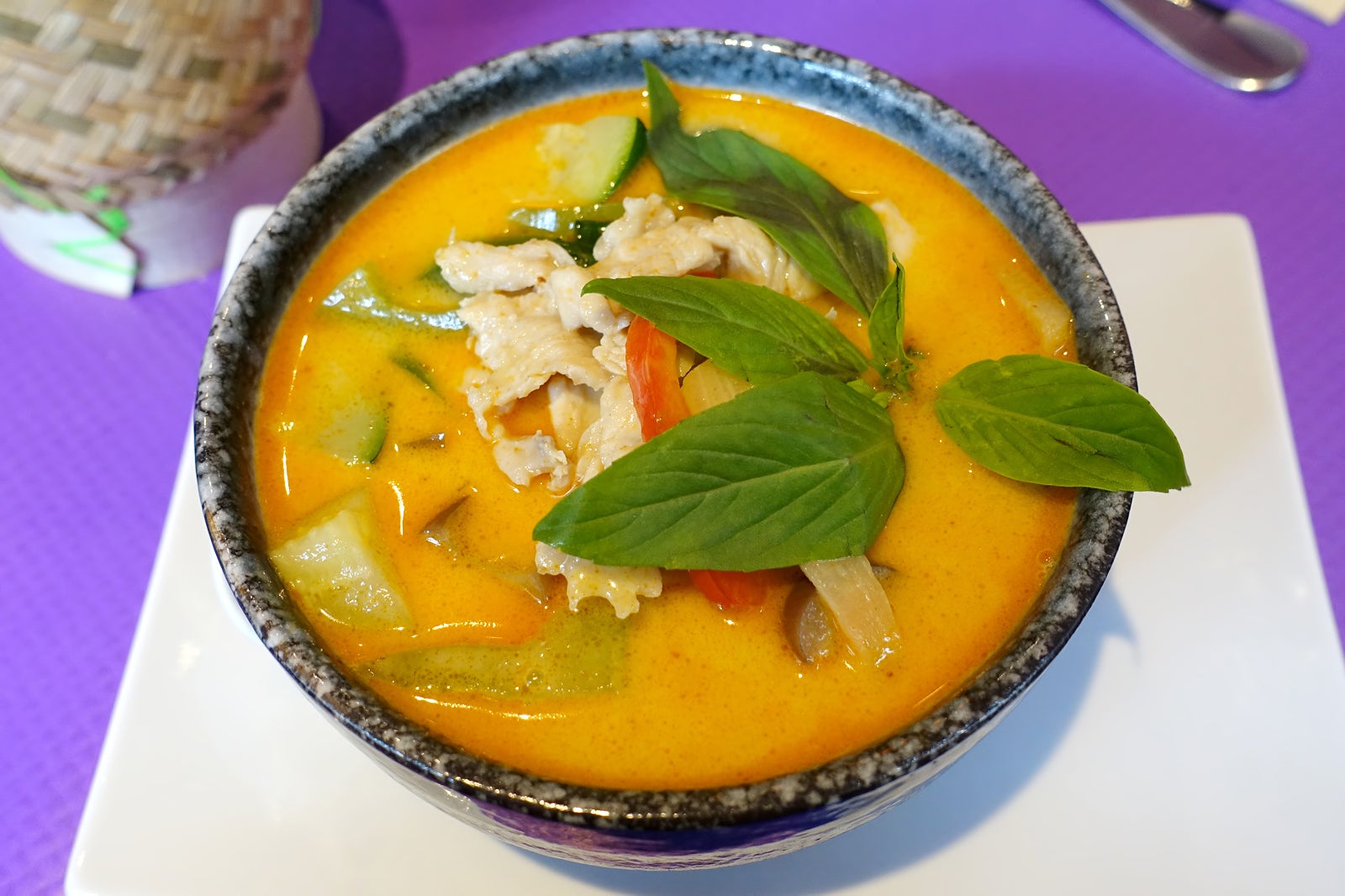 کاری قرمز - Red curry