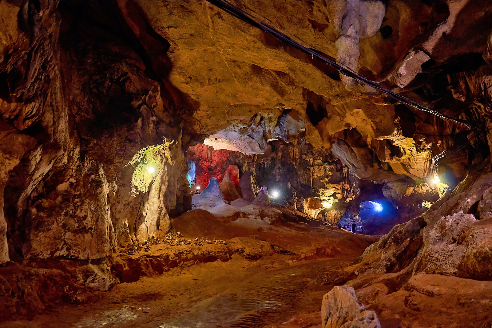 غار چیانگ دائو - Chiang Dao Cave