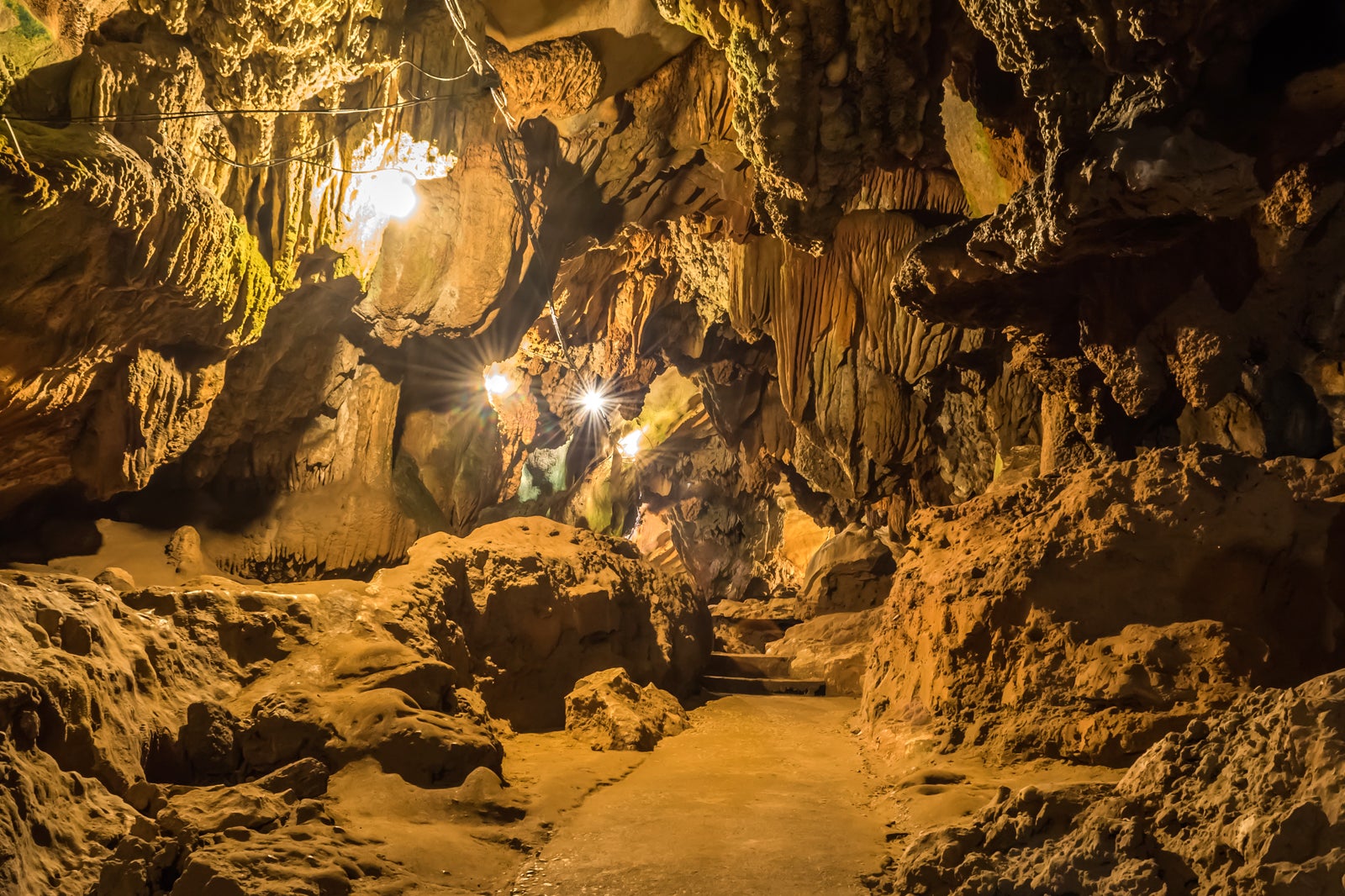 غار چیانگ دائو - Chiang Dao Cave