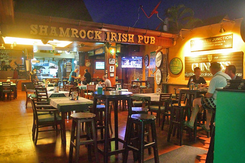 کافه شامروک ایرلندی - Shamrock Irish Pub