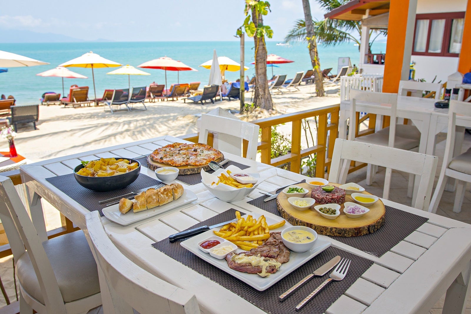 رستوران ساحلی هاسیندا - Hacienda Beach Restaurant