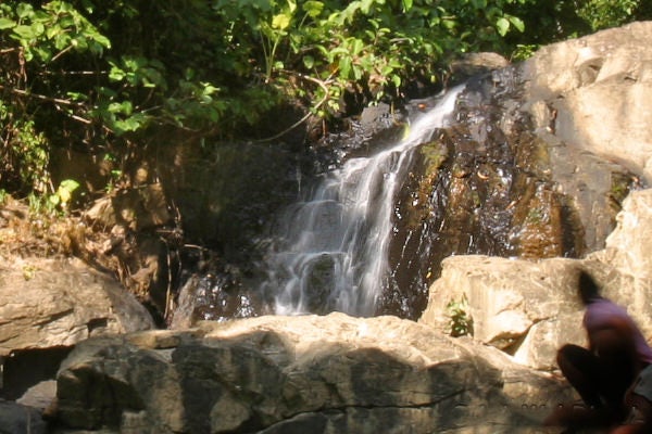 آبشار تون آئو یون - Ton Ao Yon Waterfall